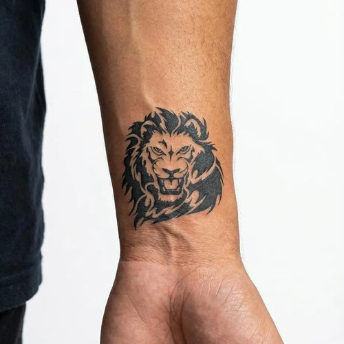 Lion Rugissant