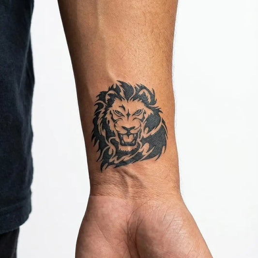 Lion Rugissant